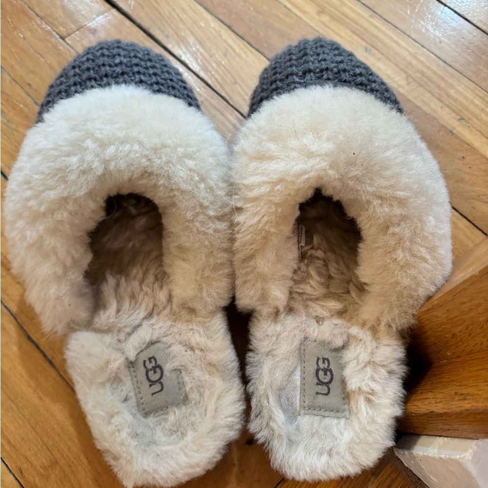 UGG Women's Gray Knit slippers size 10